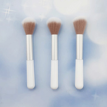 Tvářenka Brush Contouring